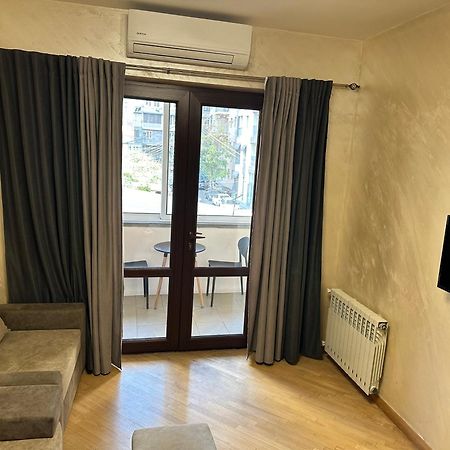 יירבאן Comfortable Apartment In Center מראה חיצוני תמונה