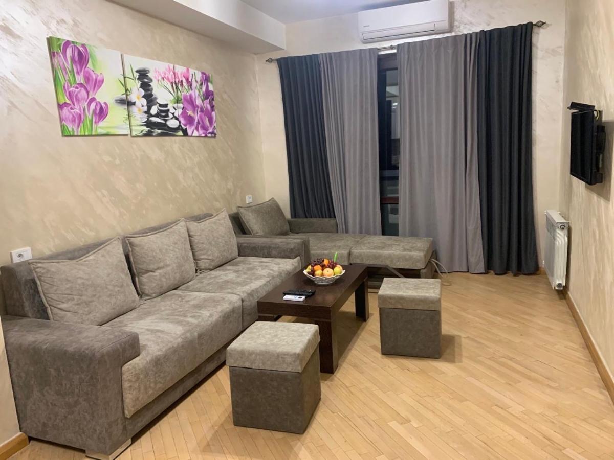 יירבאן Comfortable Apartment In Center מראה חיצוני תמונה