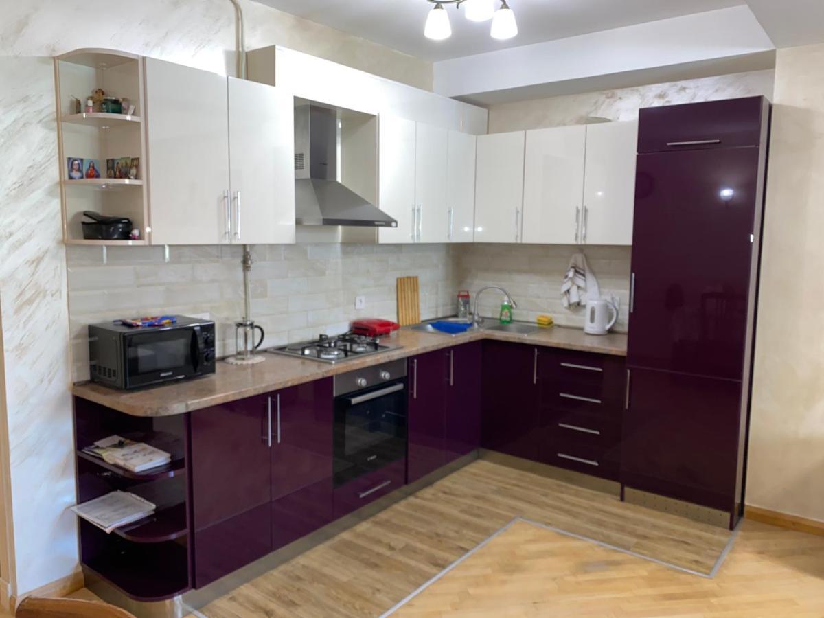 יירבאן Comfortable Apartment In Center מראה חיצוני תמונה