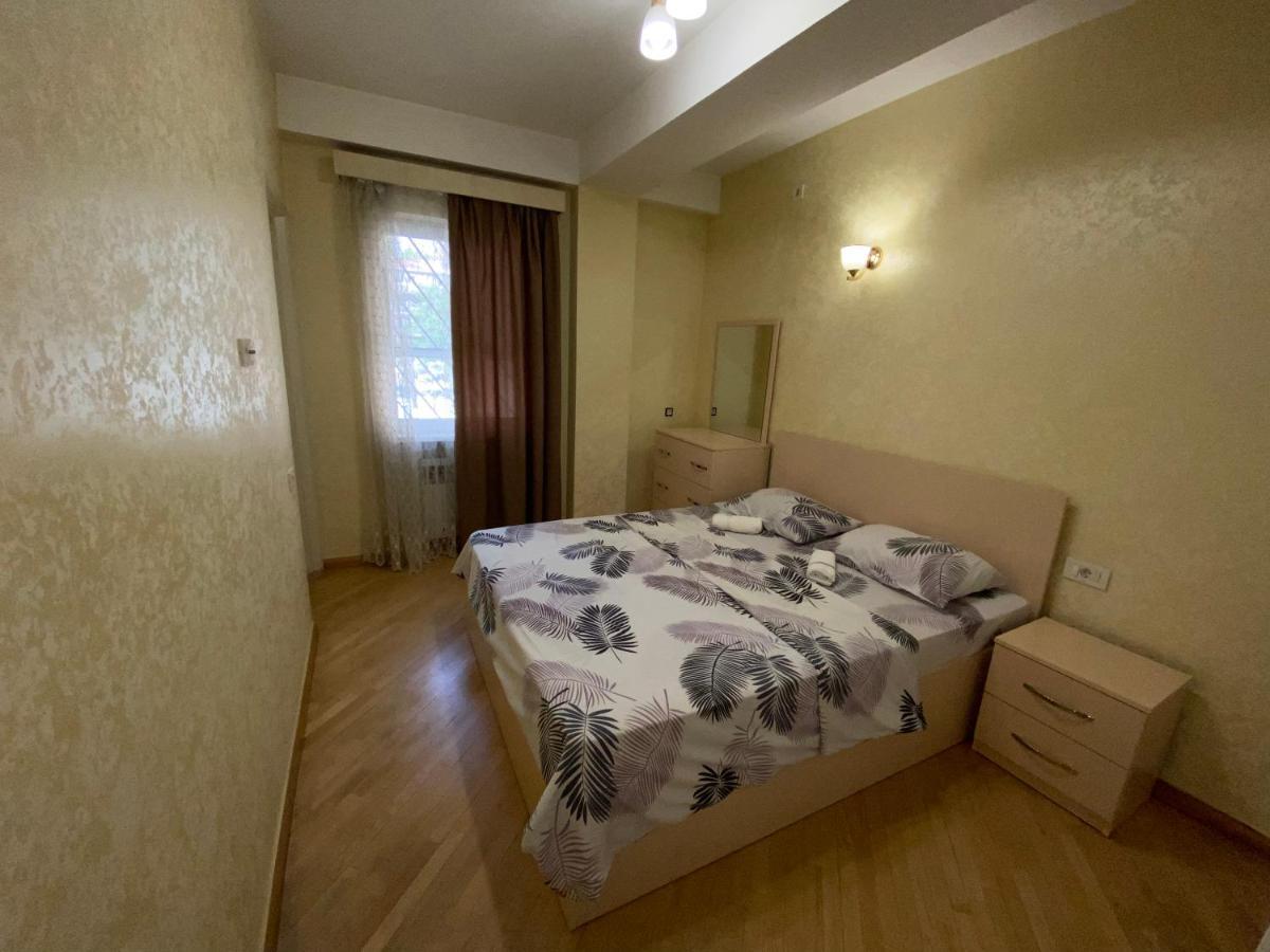 יירבאן Comfortable Apartment In Center מראה חיצוני תמונה