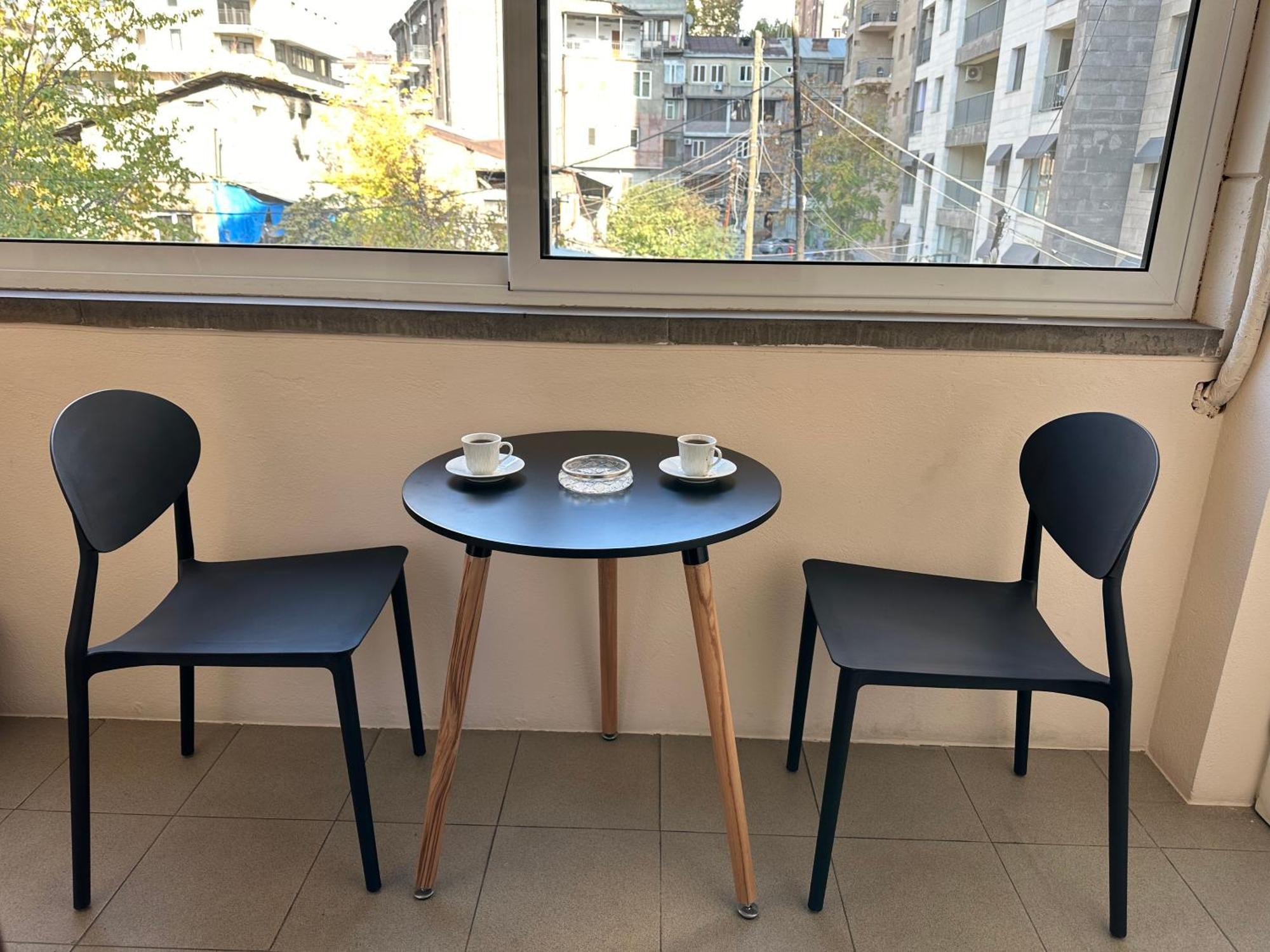 יירבאן Comfortable Apartment In Center מראה חיצוני תמונה