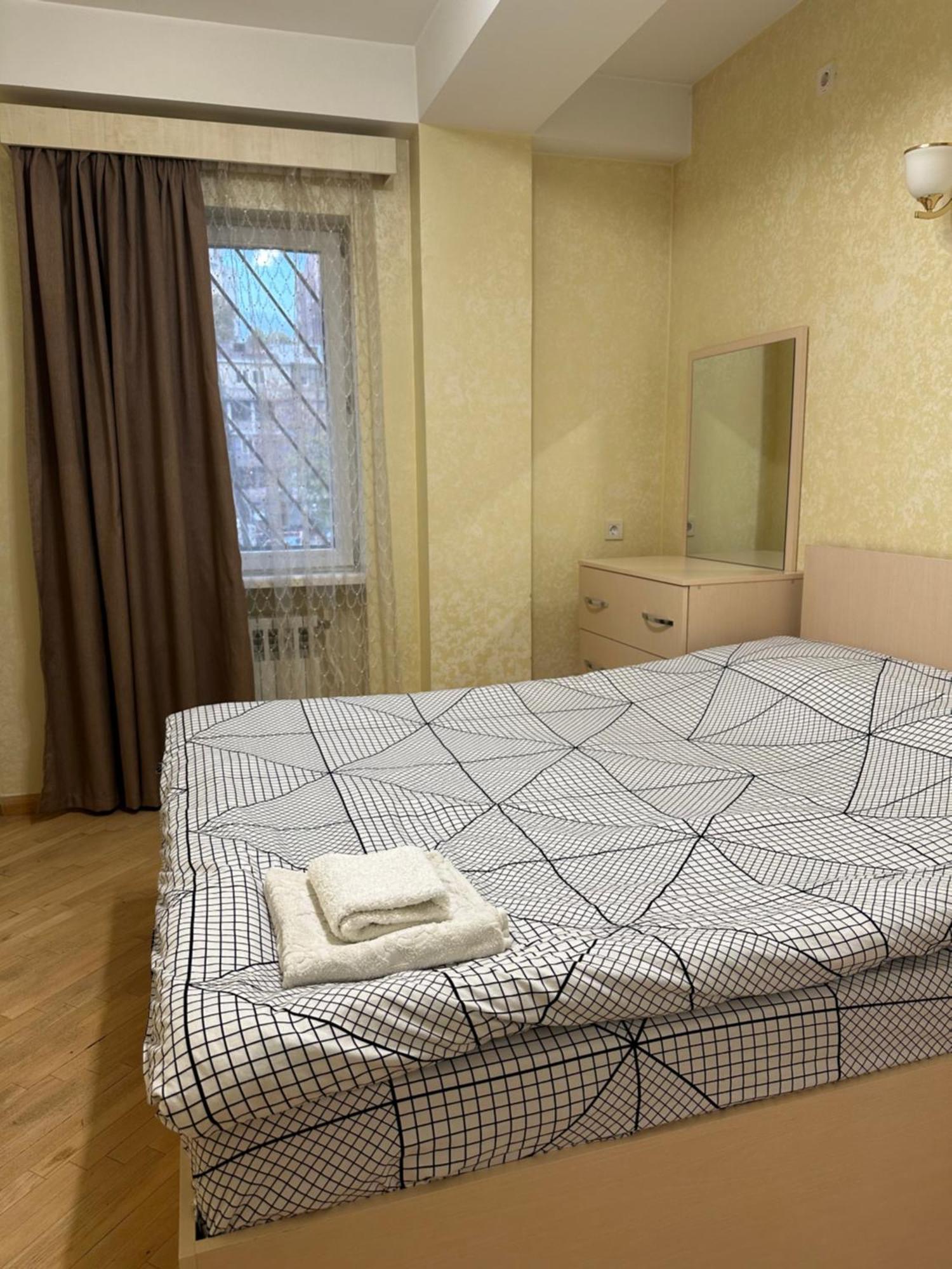 יירבאן Comfortable Apartment In Center מראה חיצוני תמונה