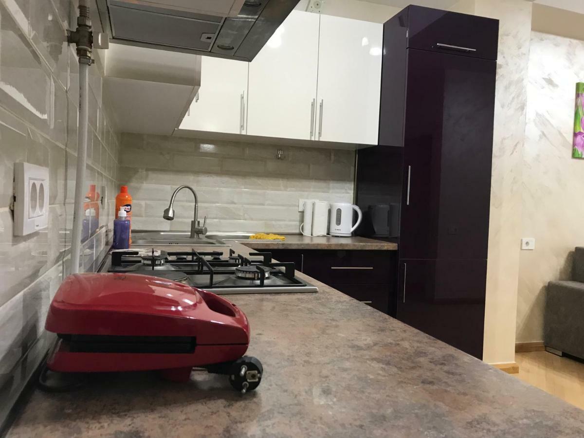 יירבאן Comfortable Apartment In Center מראה חיצוני תמונה