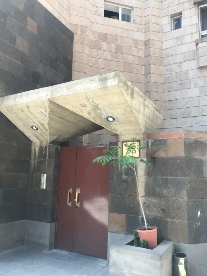 יירבאן Comfortable Apartment In Center מראה חיצוני תמונה